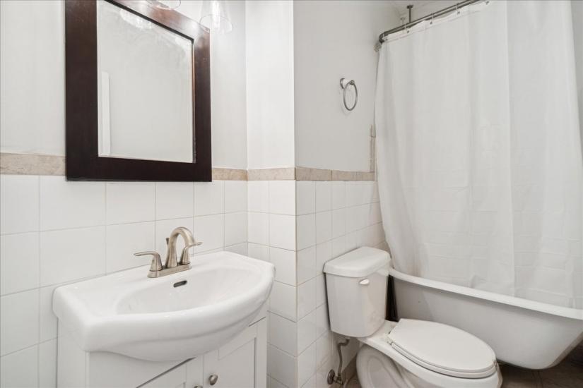 Property listing for 116 Grand River Ave., Brantford, ON