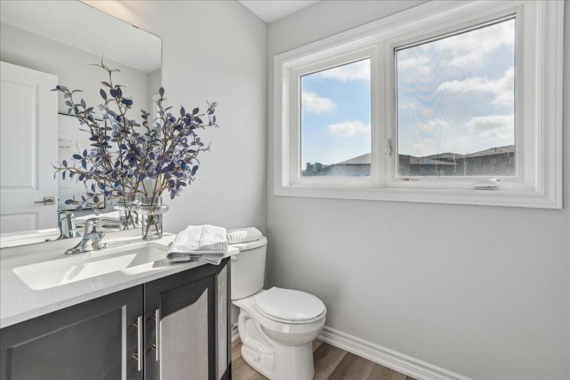 Property listing for 21 Cadwell Lane, Hamilton, ON