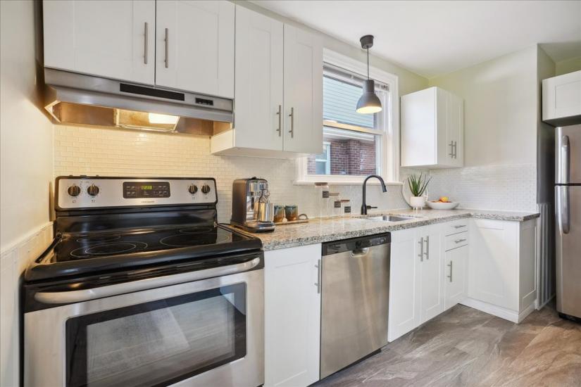 Property listing for 56 Uplands Ave., Hamilton, ON