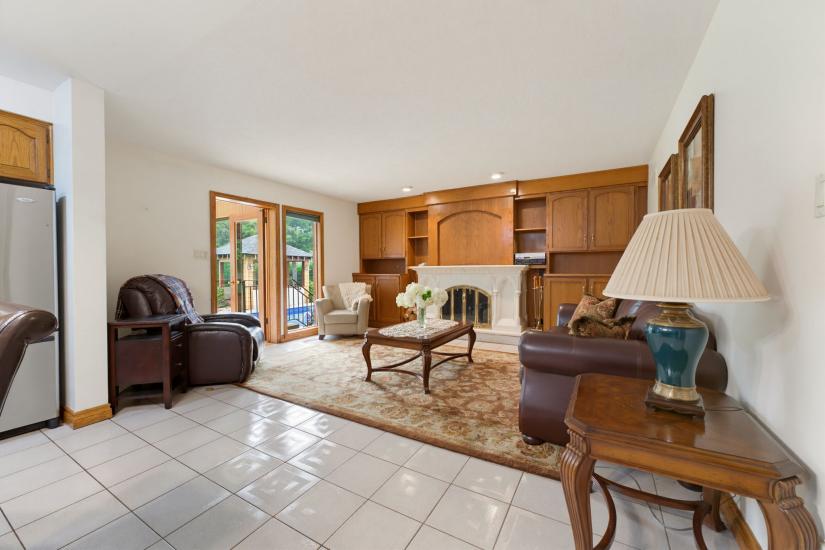 Property listing for 348 Shaver Rd., Ancaster, ON