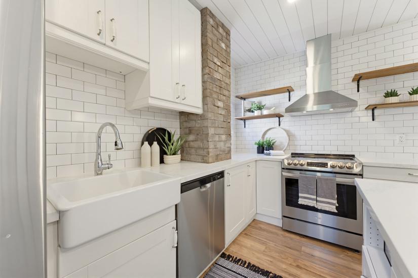 Property listing for 206 Craigroyston Rd., Hamilton, ON