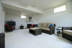 Property listing for 121 Glenhollow Dr., Stoney Creek, ON