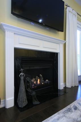 Property listing for 32 Toulon Ave., Ancaster, ON