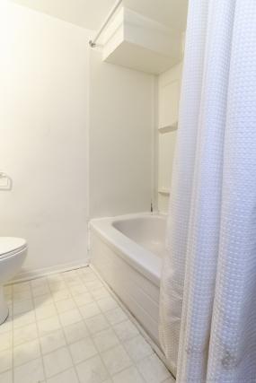 Property listing for 43 Westwood Ave., Hamilton, Ontario