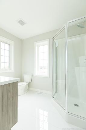 Property listing for 138 Dunrobin Lane, Grimsby, ON