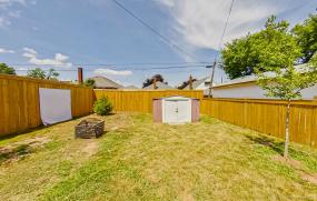 Property listing for 33 Strathearne Ave., Hamilton, ON