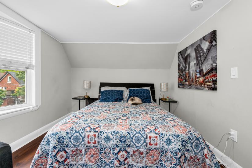 Property listing for 5 Cumberland Ave., Hamilton, ON