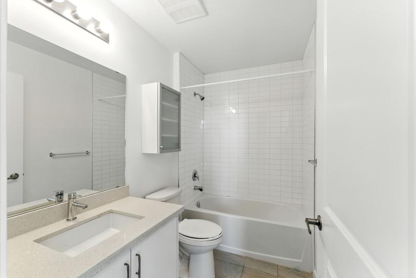 Property listing for 81 Robinson St. Unit #709, Hamilton, ON