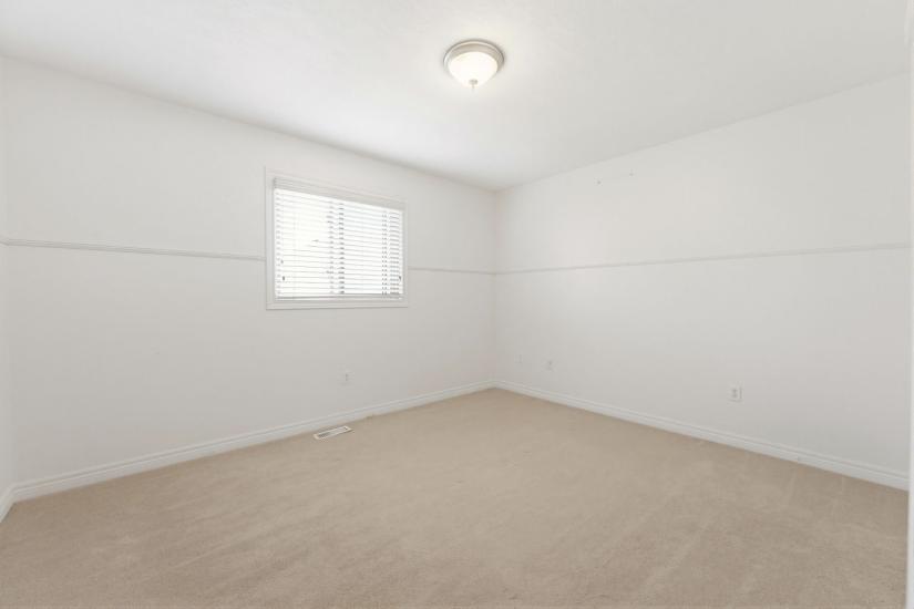 Property listing for 40 Lanza Crt., Hamilton, ON