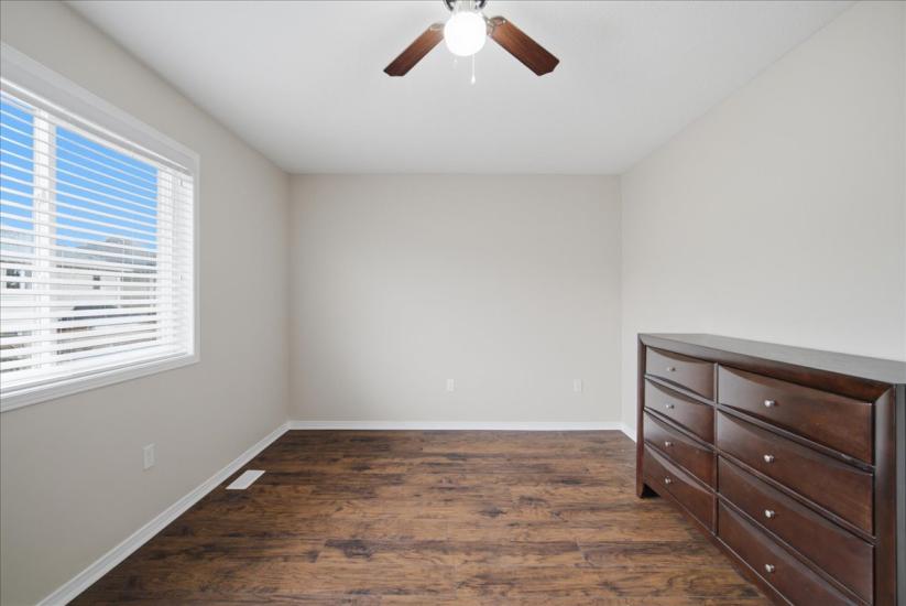 Property listing for 40 Whitwell Way, Binbrook, ON
