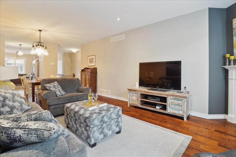 Property listing for 62 Gaddye Lane, Binbrook, ON