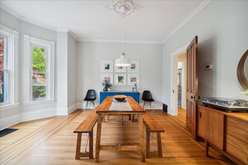 Property listing for 179 Hess St. S., Hamilton, ON