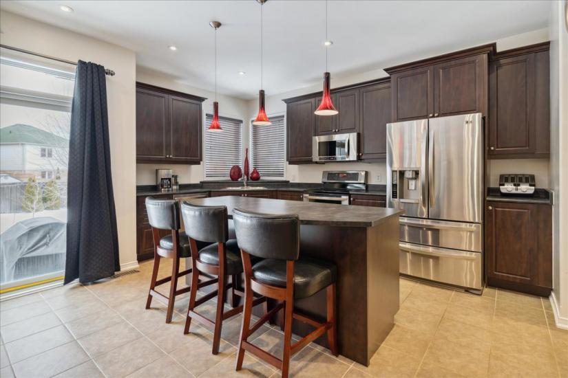 Property listing for 19 Deborah Crt., Hamilton, ON