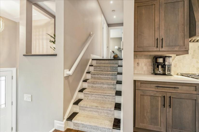 Property listing for 9 Holbrook Rd., Hamilton, ON