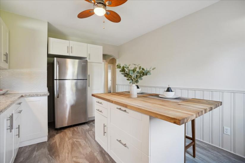 Property listing for 56 Uplands Ave., Hamilton, ON