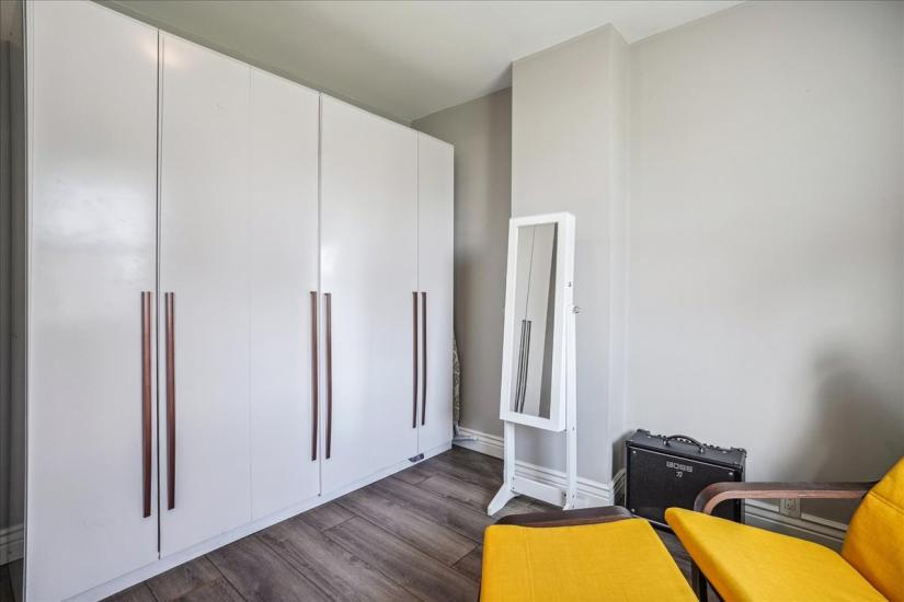 Property listing for 733 Dunn Ave., Hamilton, ON