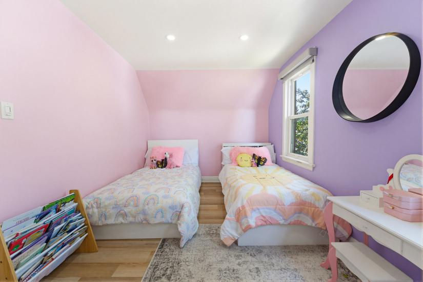 Property listing for 124 Campbell Ave., Hamilton, ON