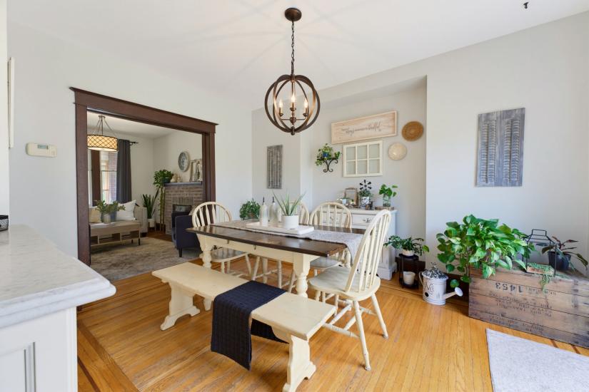 Property listing for 394 Charlton Ave. W., Hamilton, ON