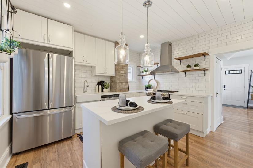 Property listing for 206 Craigroyston Rd., Hamilton, ON