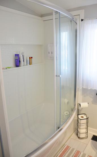 Property listing for 108 Mountain Ave. N., Stoney Creek, ON