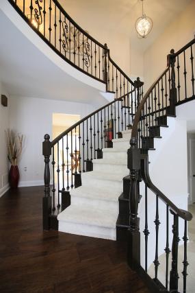 Property listing for 32 Wade Rd., Ancaster, ON