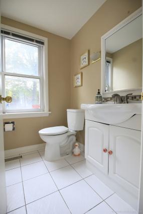 Property listing for 675 Scenic Dr., Hamilton, ON