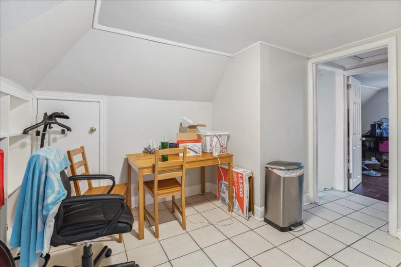 Property listing for 5 Cumberland Ave., Hamilton, ON