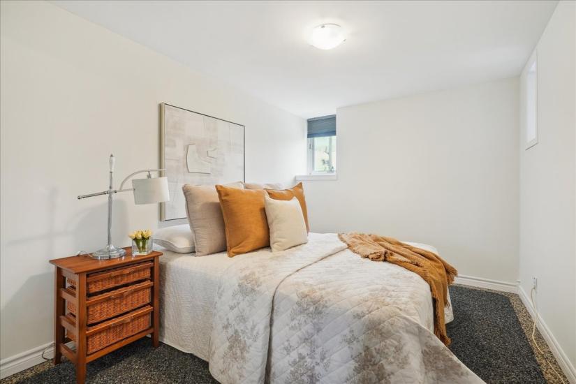 Property listing for #313-50 Main St., Dundas, ON