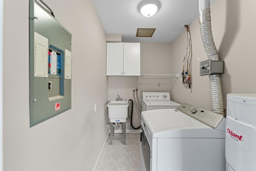 Property listing for #306-5 Ogilvie St., Dundas, ON