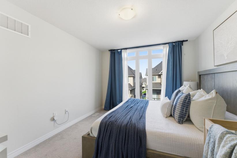 Property listing for 40 Zinfandel Dr. Unit #38, Stoney Creek, ON