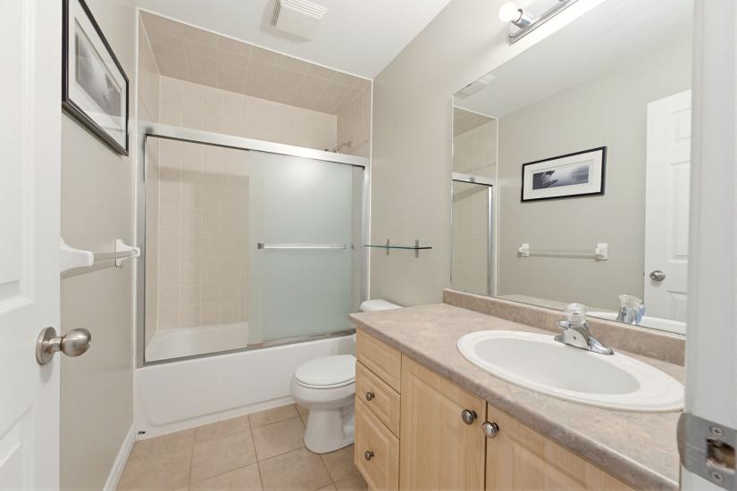 Property listing for 40 Lanza Crt., Hamilton, ON