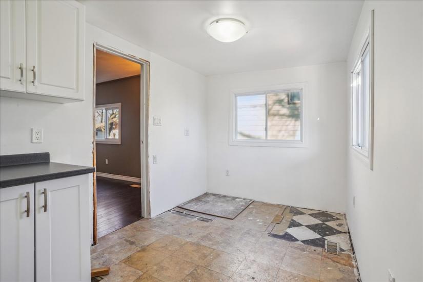 Property listing for 276 Ivon Ave., Hamilton, ON