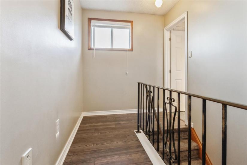 Property listing for 110 Glenashton Dr., Stoney Creek, ON