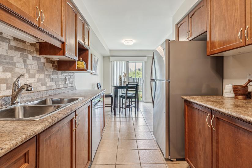 Property listing for 226 Dicenzo Dr., Hamilton, ON