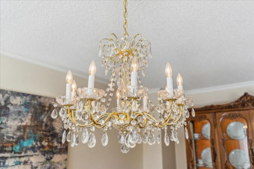 Property listing for 16 Fenwick Place, Waterdown, ON