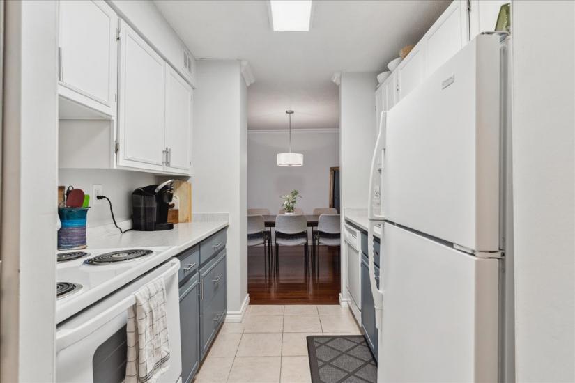Property listing for #305-222 Jackson St. W., Hamilton, ON