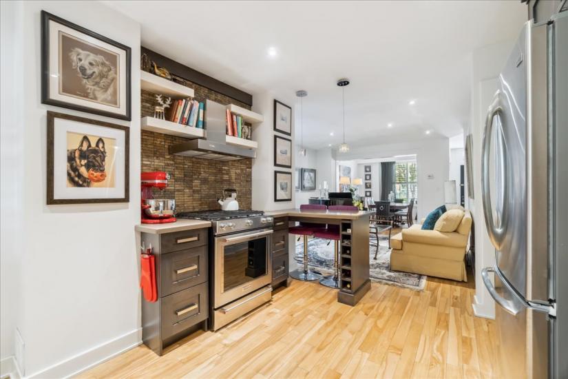 Property listing for 310 Locke St. S., Hamilton, ON