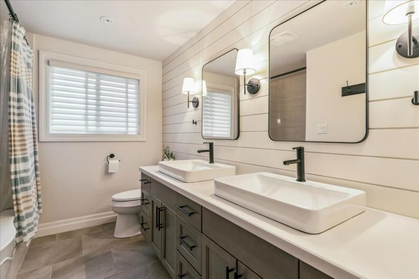 Property listing for 9 Holbrook Rd., Hamilton, ON