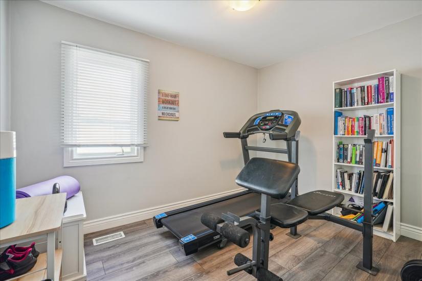 Property listing for 733 Dunn Ave., Hamilton, ON