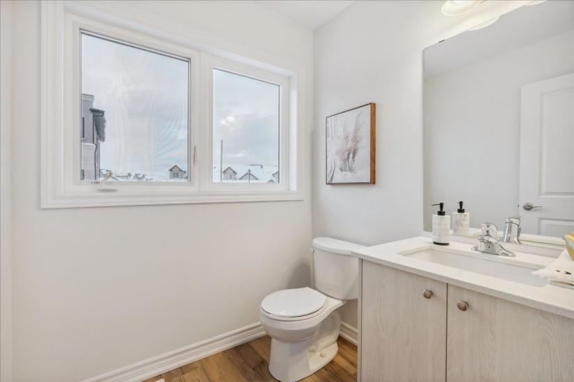 Property listing for 46 Capstone Lane, Hamilton, ON