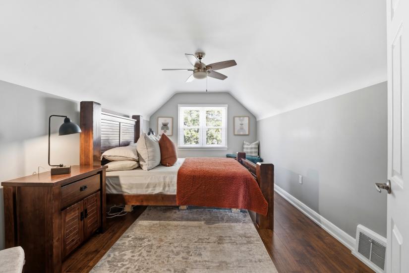Property listing for 26 Isabel Ave., Hamilton, ON