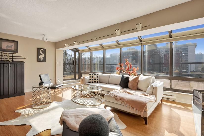 Property listing for #601-28 Duke St., Hamilton, ON