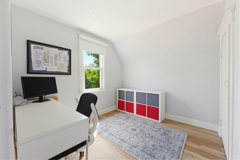 Property listing for 124 Campbell Ave., Hamilton, ON