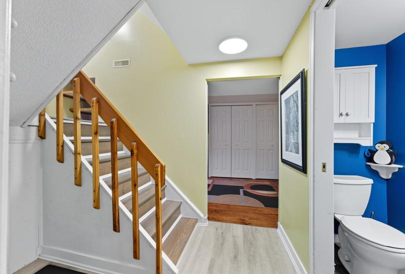 Property listing for #6-1300 Upper Ottawa St., Hamilton, ON