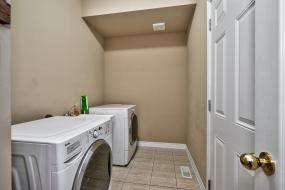 Property listing for 39 Forest Valley Cres., Dundas, ON