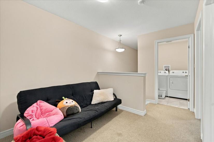 Property listing for 125 Sunflower Pl., Welland, ON