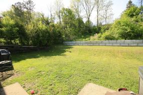 Property listing for 36 Terrace Dr., Dundas, ON