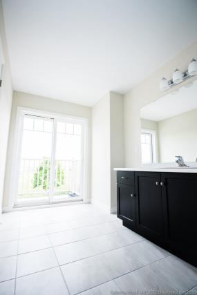 Property listing for 84 Dunrobin Lane, Grimsby, ON