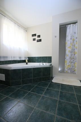 Property listing for 86 Hepburn Cres., Hamilton, ON