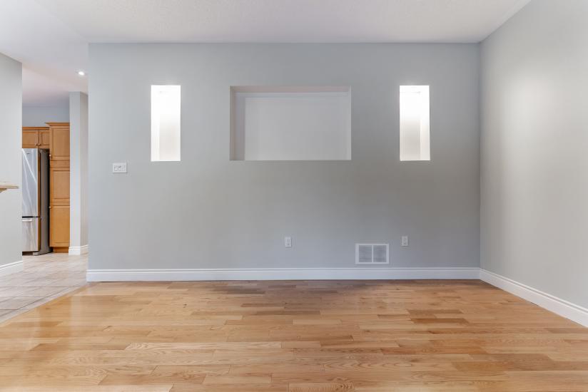 Property listing for 100 Davidson Blvd., Dundas, ON